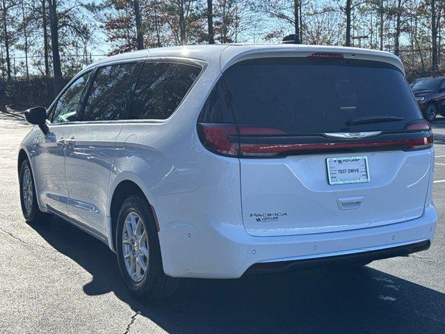 new 2025 Chrysler Pacifica car, priced at $39,425