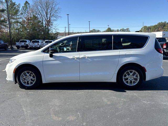 new 2025 Chrysler Pacifica car, priced at $39,425