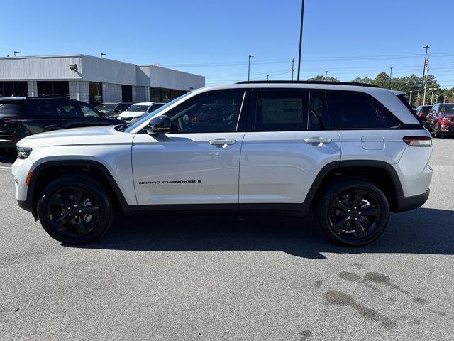 new 2025 Jeep Grand Cherokee car, priced at $39,170