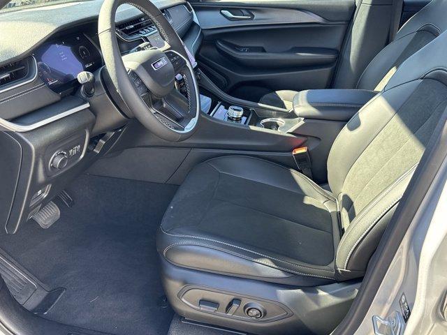 new 2025 Jeep Grand Cherokee car, priced at $39,170