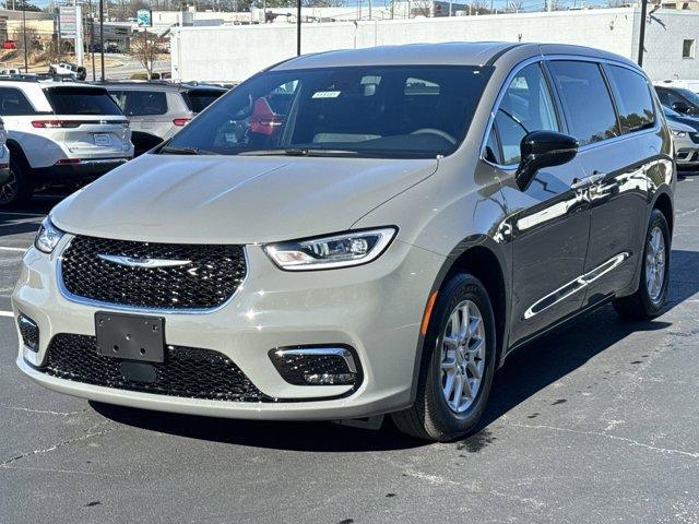 new 2025 Chrysler Pacifica car, priced at $38,140