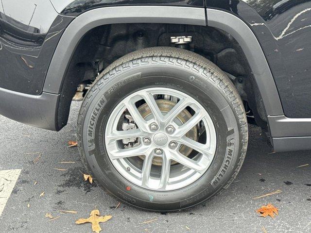 new 2025 Jeep Grand Cherokee car, priced at $33,666