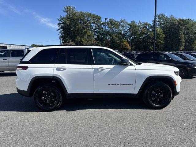 new 2025 Jeep Grand Cherokee car, priced at $37,885