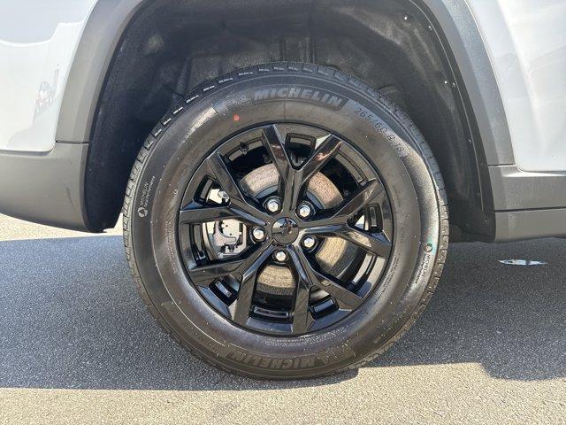 new 2025 Jeep Grand Cherokee car, priced at $37,885