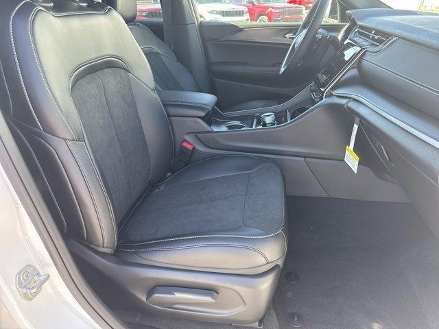 new 2025 Jeep Grand Cherokee car, priced at $37,885