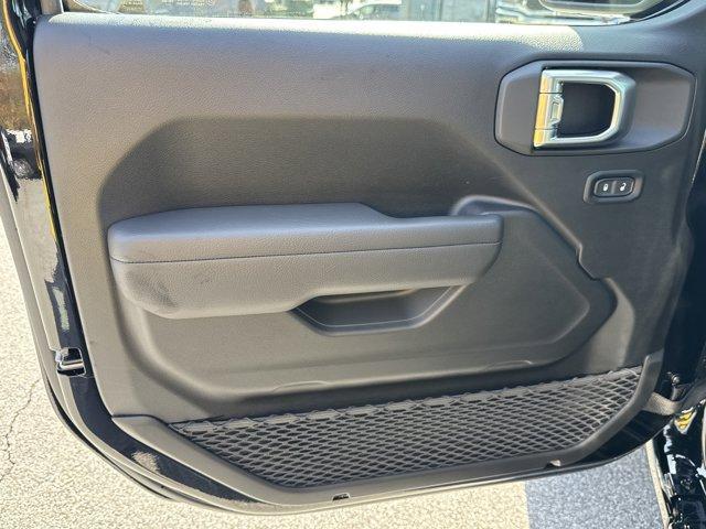 new 2026 Jeep Wrangler car, priced at $40,122