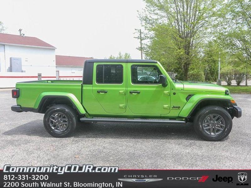 new 2025 Jeep Gladiator car, priced at $48,700