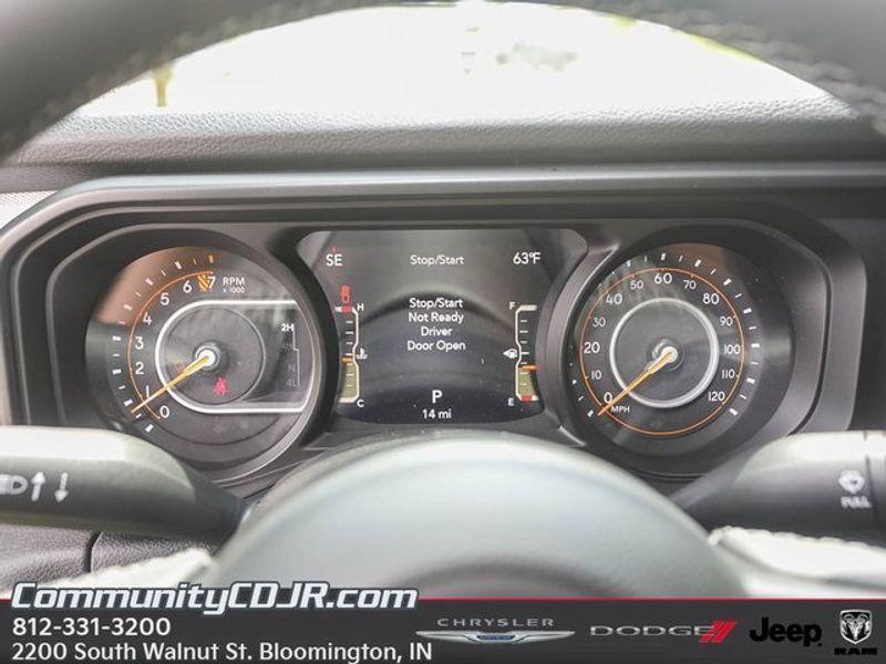 new 2025 Jeep Gladiator car, priced at $48,700