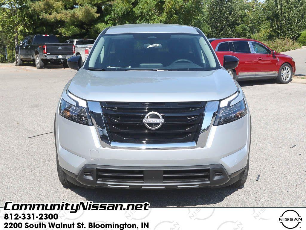 new 2025 Nissan Pathfinder car, priced at $38,018