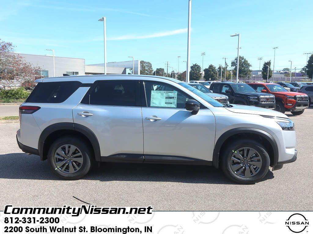 new 2025 Nissan Pathfinder car, priced at $38,018