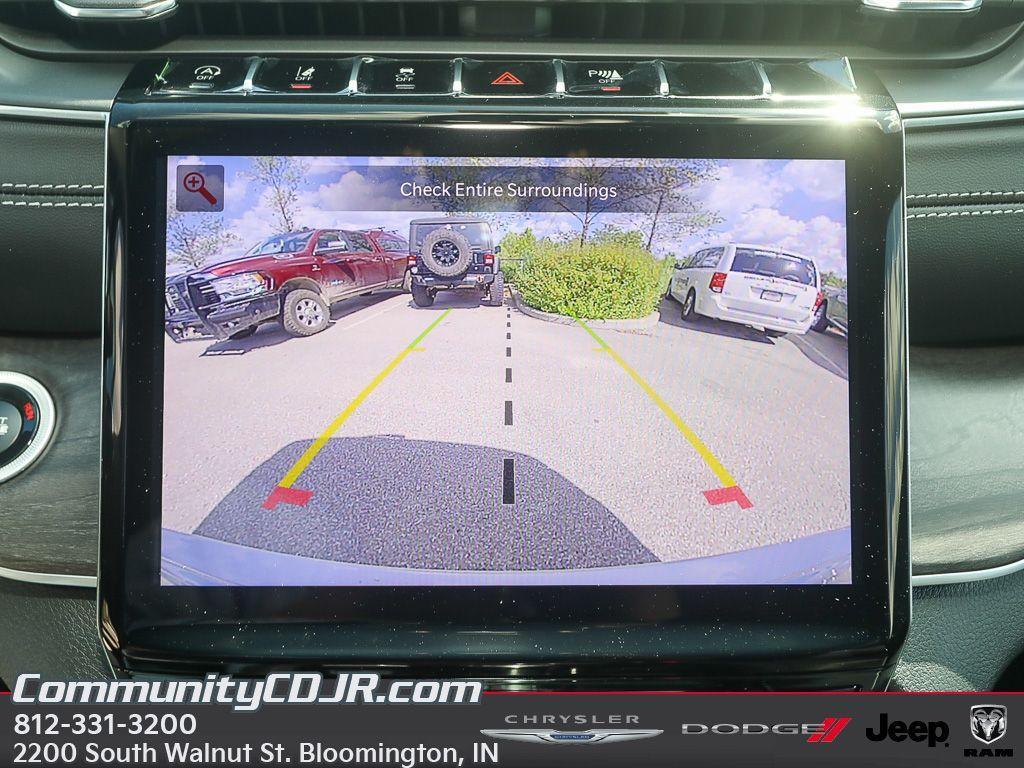 new 2025 Jeep Grand Cherokee car, priced at $46,000