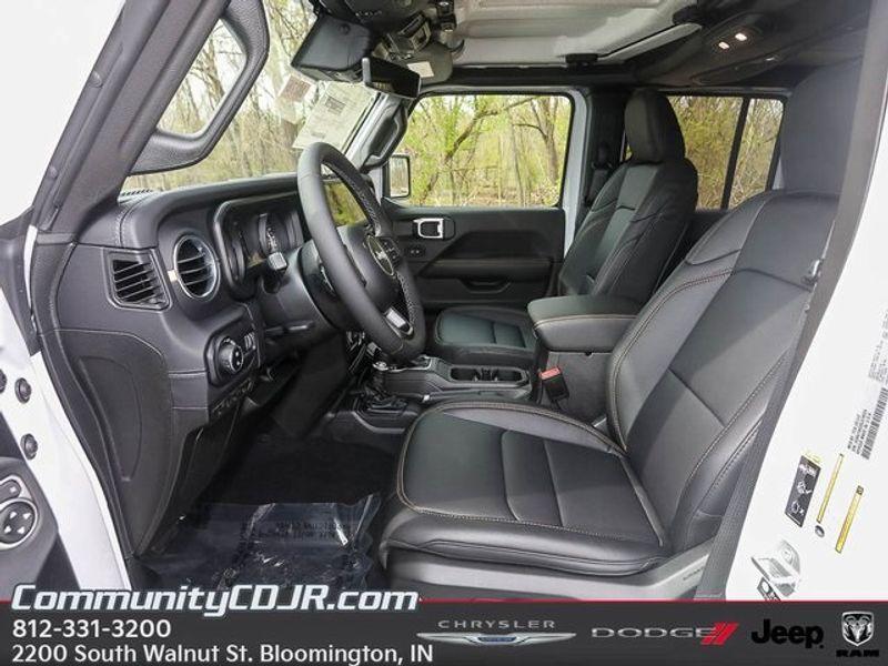 new 2025 Jeep Gladiator car, priced at $54,000