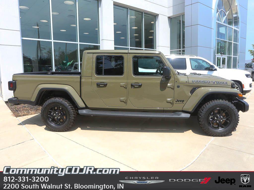 new 2025 Jeep Gladiator car, priced at $45,006