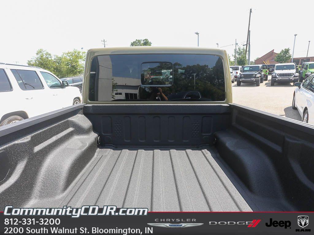 new 2025 Jeep Gladiator car, priced at $45,006