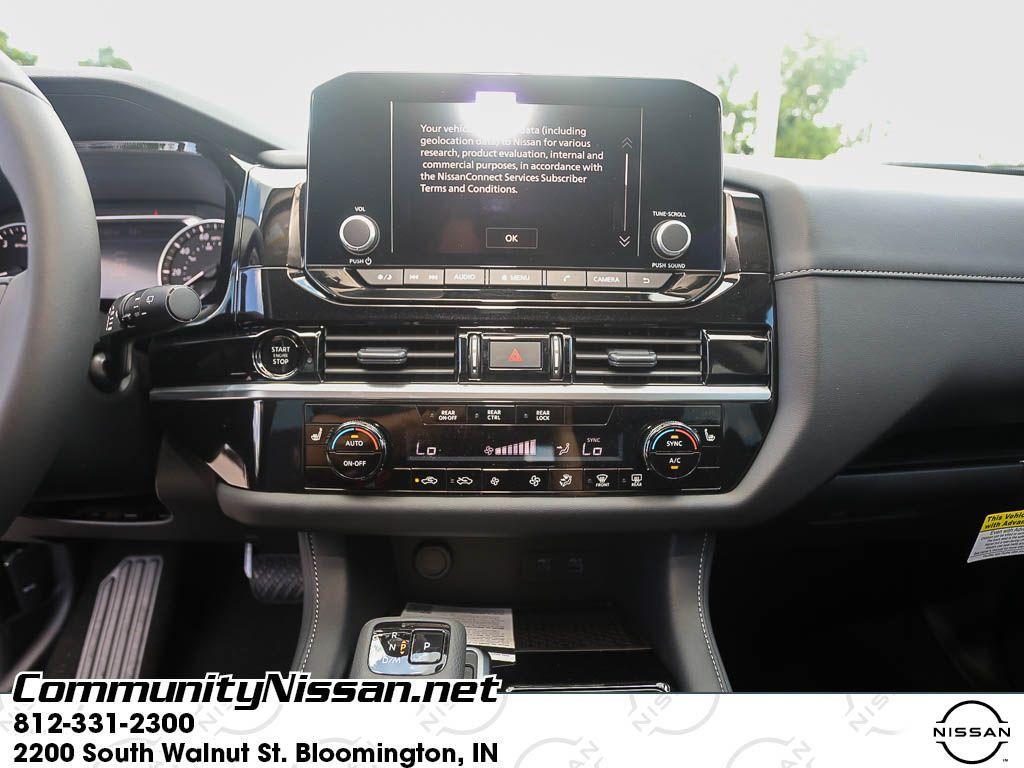 new 2025 Nissan Pathfinder car, priced at $38,344