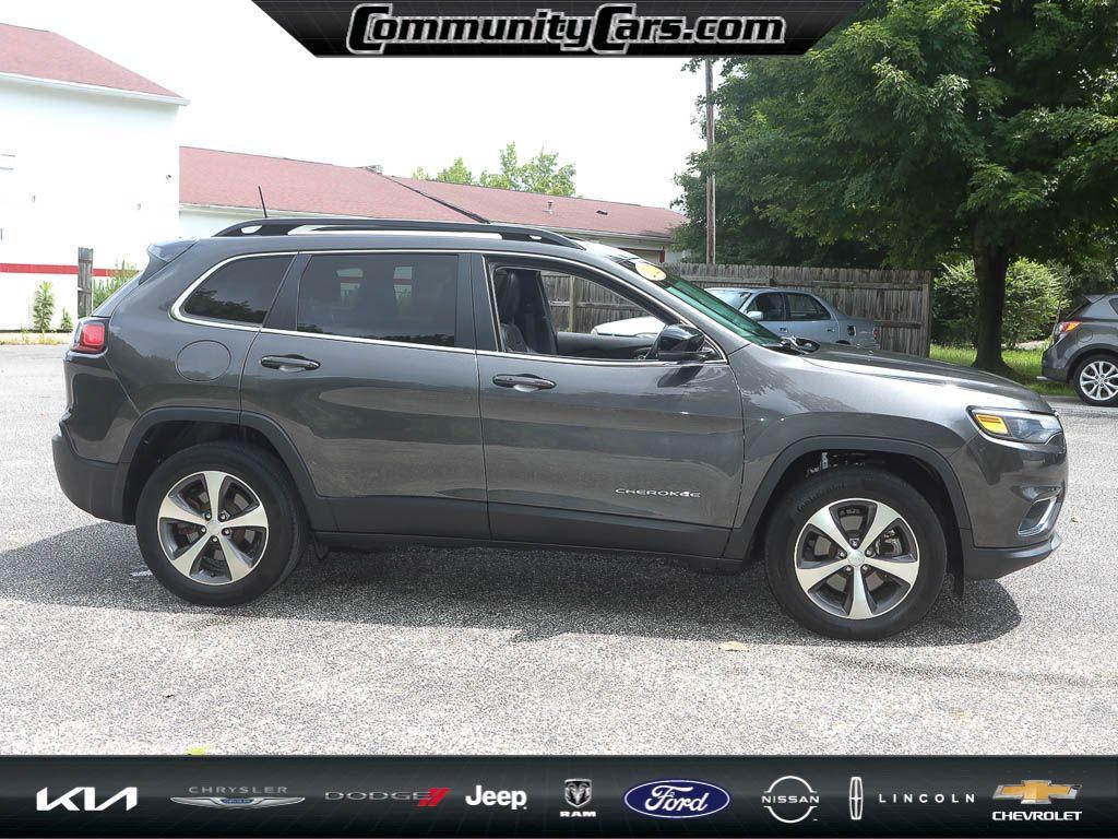 used 2022 Jeep Cherokee car, priced at $27,611