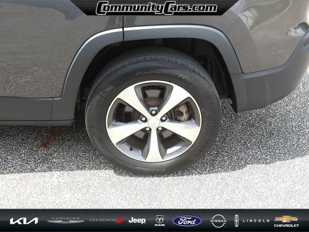used 2022 Jeep Cherokee car, priced at $27,611