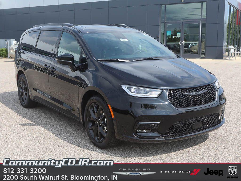 new 2025 Chrysler Pacifica car, priced at $48,491