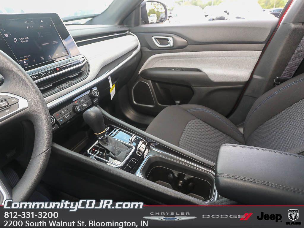 new 2025 Jeep Compass car, priced at $28,500