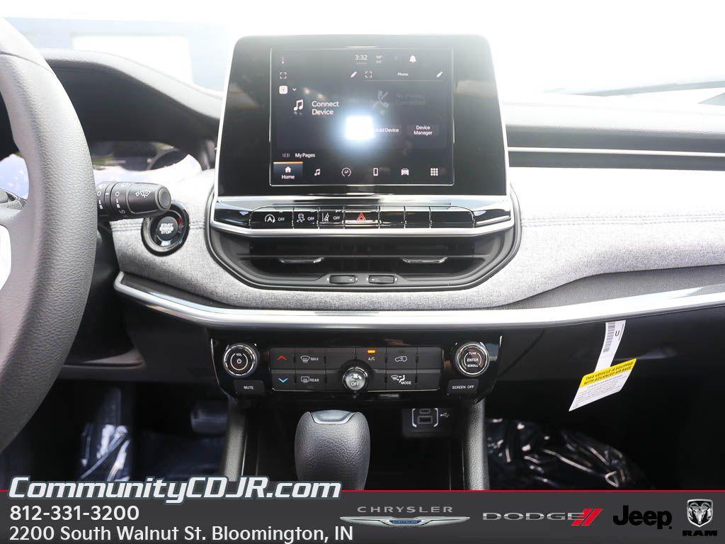 new 2025 Jeep Compass car, priced at $28,500