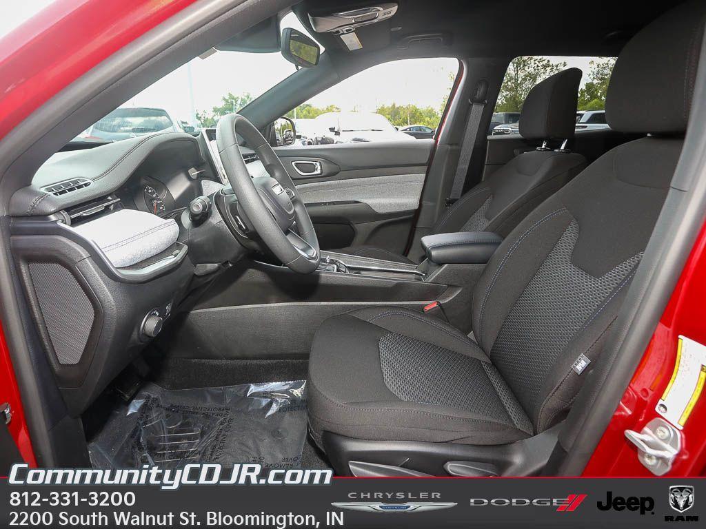 new 2025 Jeep Compass car, priced at $28,500