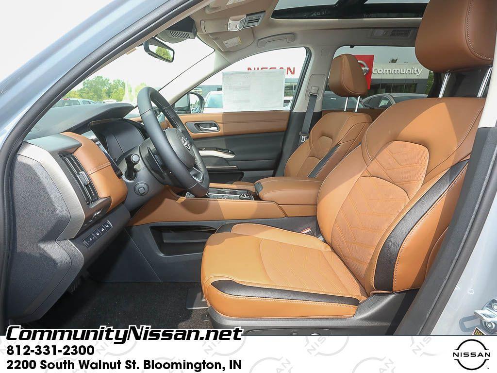 new 2025 Nissan Pathfinder car, priced at $50,402