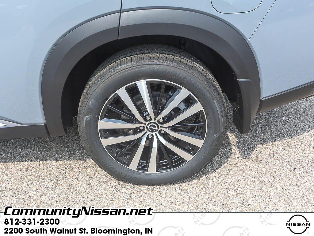 new 2025 Nissan Pathfinder car, priced at $50,402