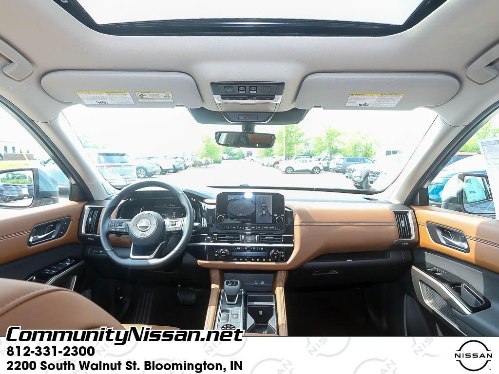 new 2025 Nissan Pathfinder car, priced at $50,402