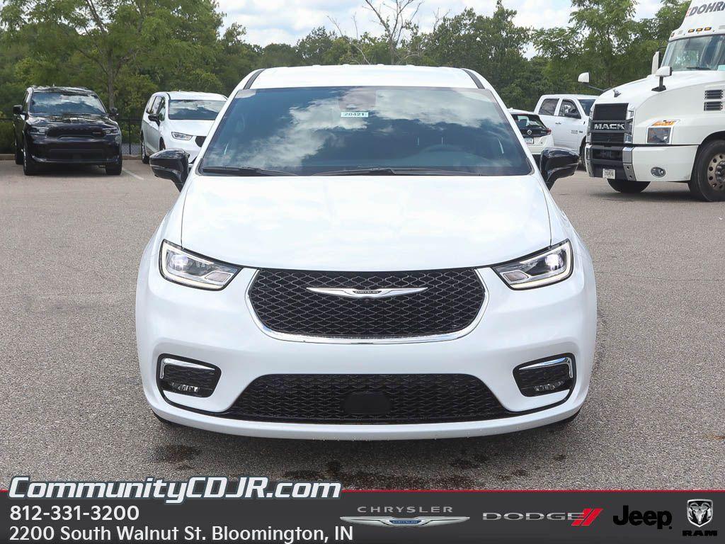 new 2025 Chrysler Pacifica Hybrid car, priced at $47,364