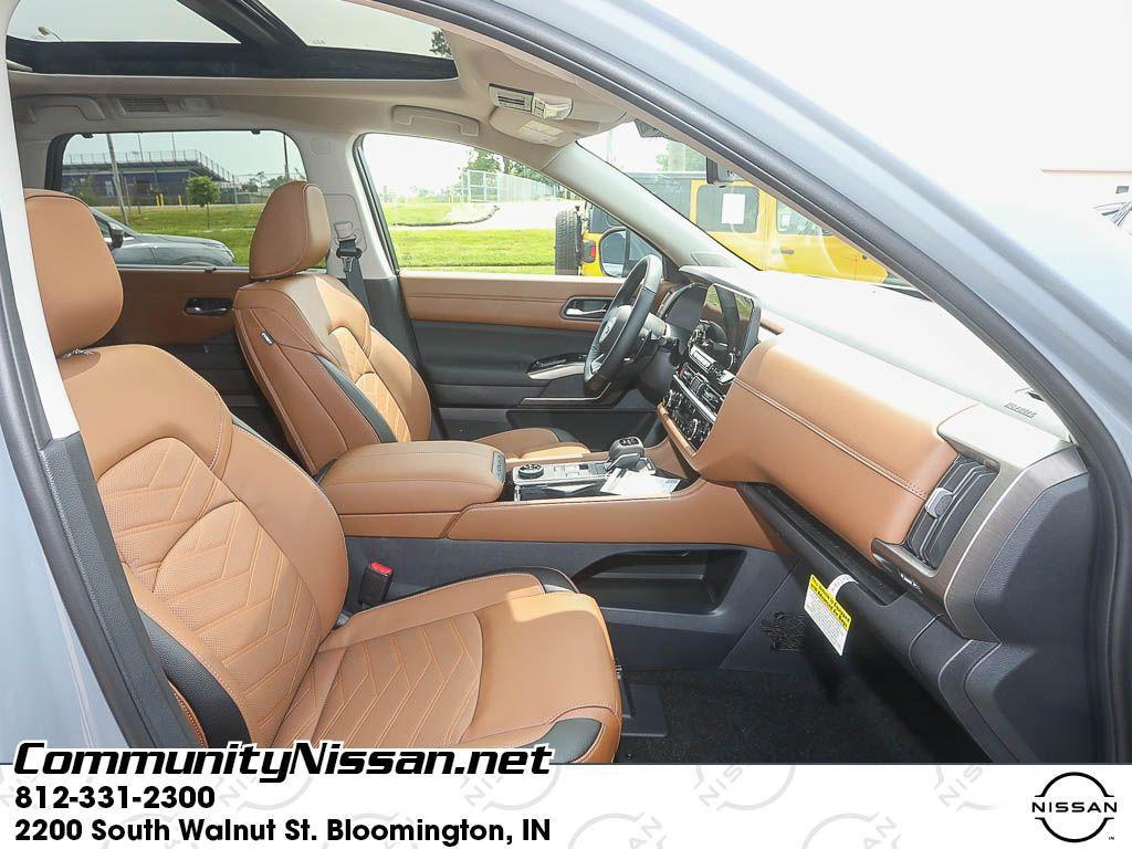 new 2025 Nissan Pathfinder car, priced at $46,915