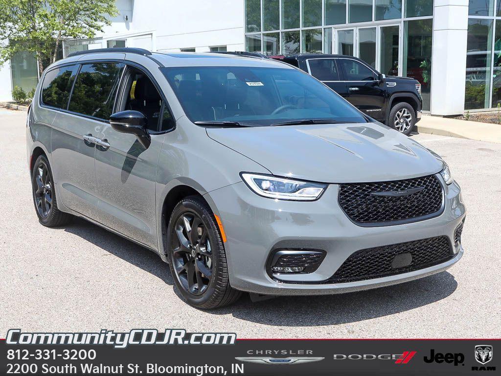 new 2025 Chrysler Pacifica car, priced at $47,750