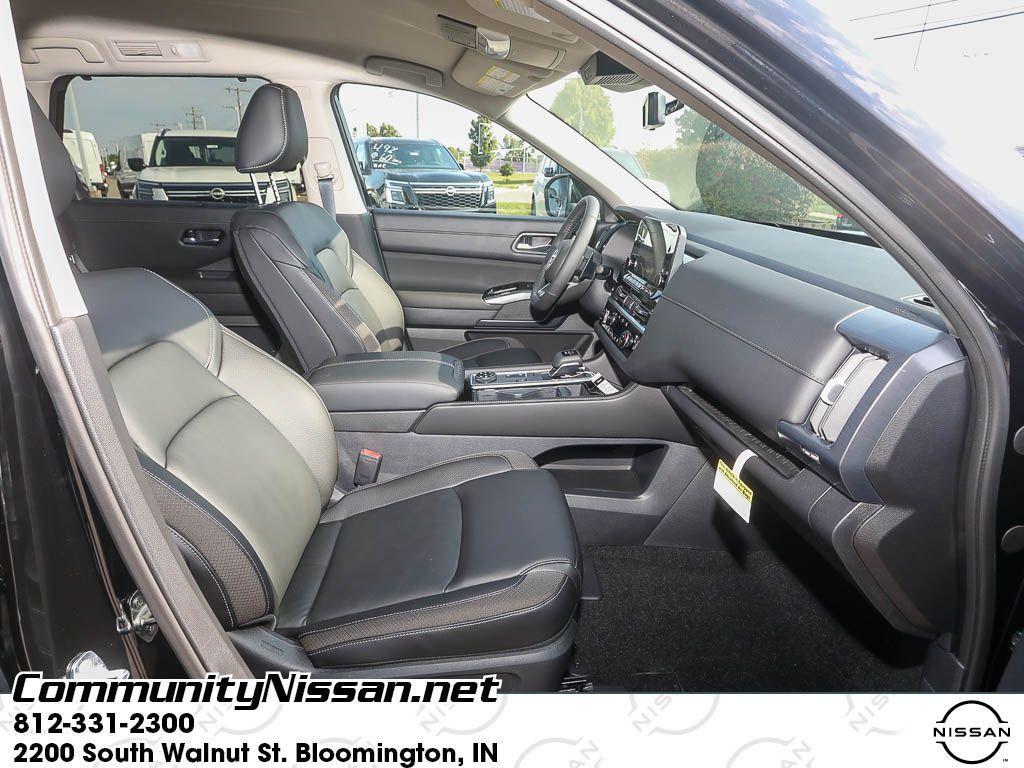 new 2025 Nissan Pathfinder car, priced at $43,691