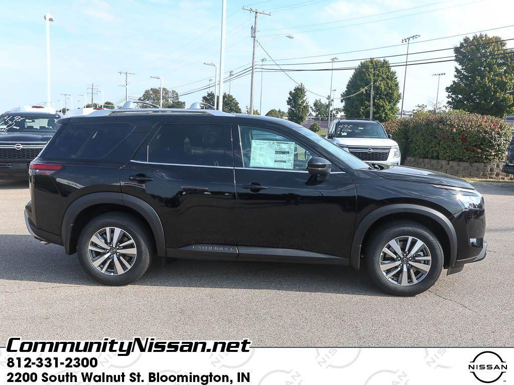 new 2025 Nissan Pathfinder car, priced at $43,691