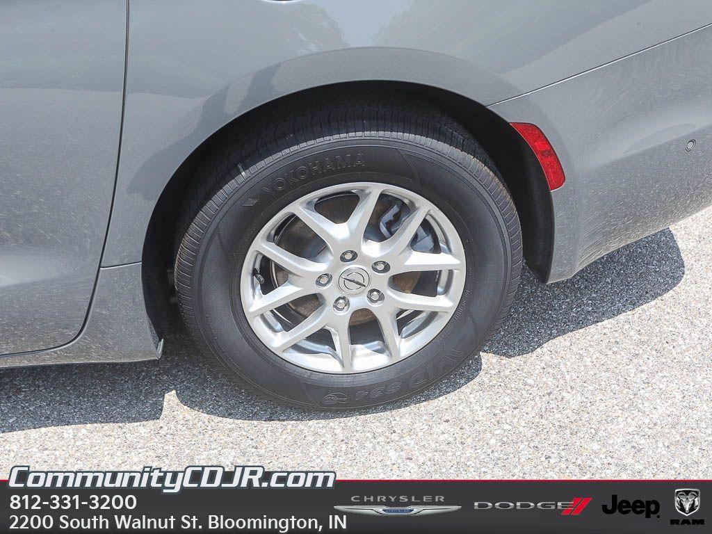 new 2025 Chrysler Pacifica car, priced at $45,000