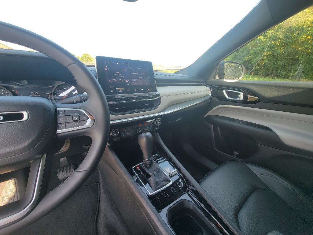 used 2024 Jeep Compass car