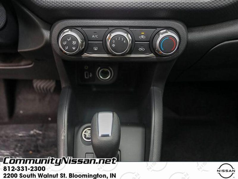 new 2025 Nissan Kicks Play car, priced at $22,571