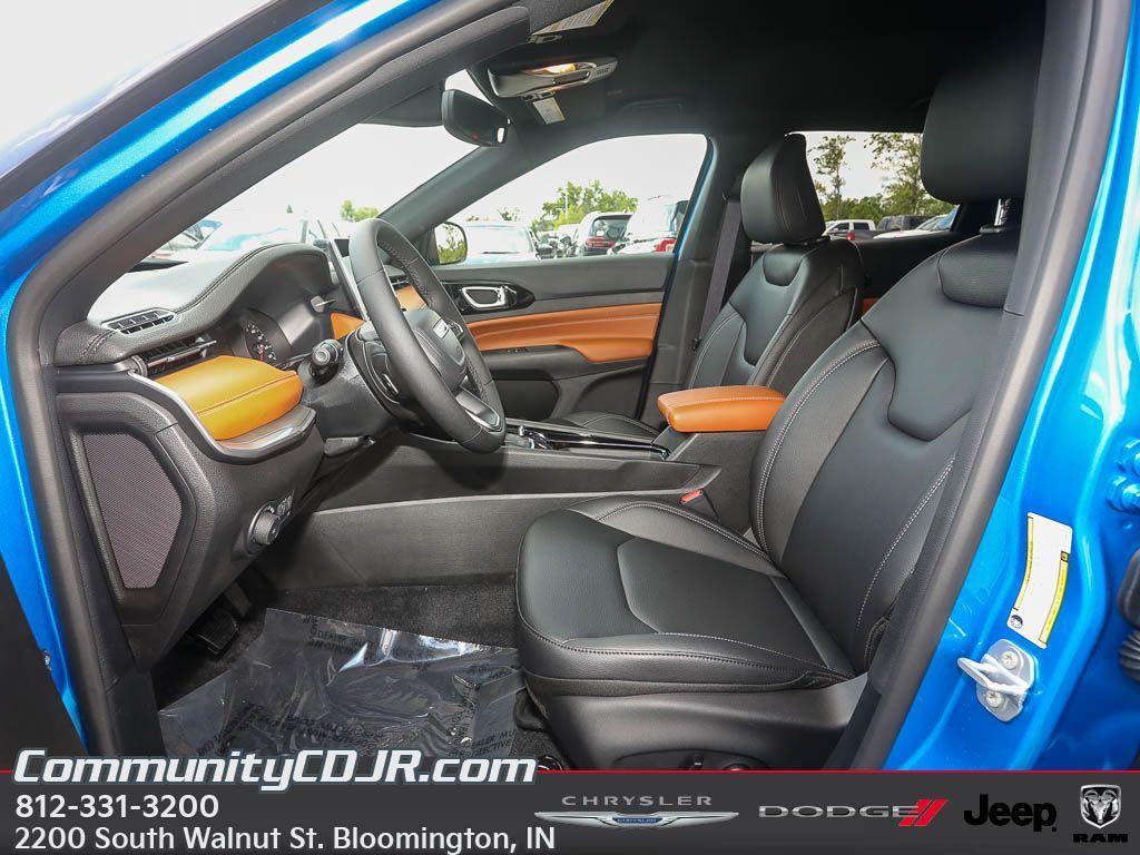 new 2025 Jeep Compass car, priced at $32,000