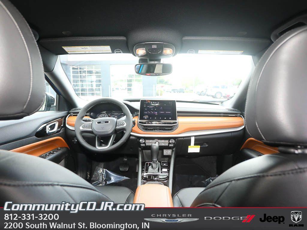 new 2025 Jeep Compass car, priced at $32,000