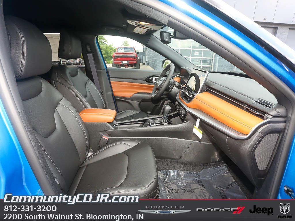 new 2025 Jeep Compass car, priced at $32,000