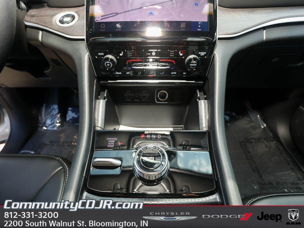 new 2025 Jeep Grand Cherokee L car, priced at $52,136