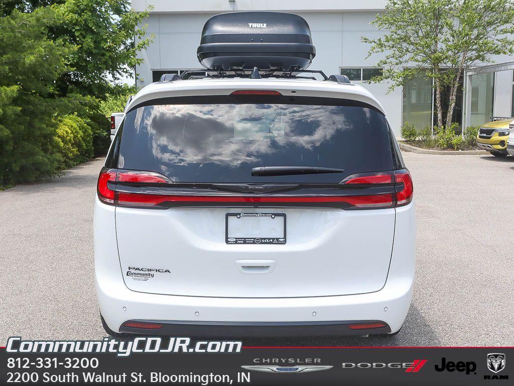 new 2025 Chrysler Pacifica car, priced at $43,922