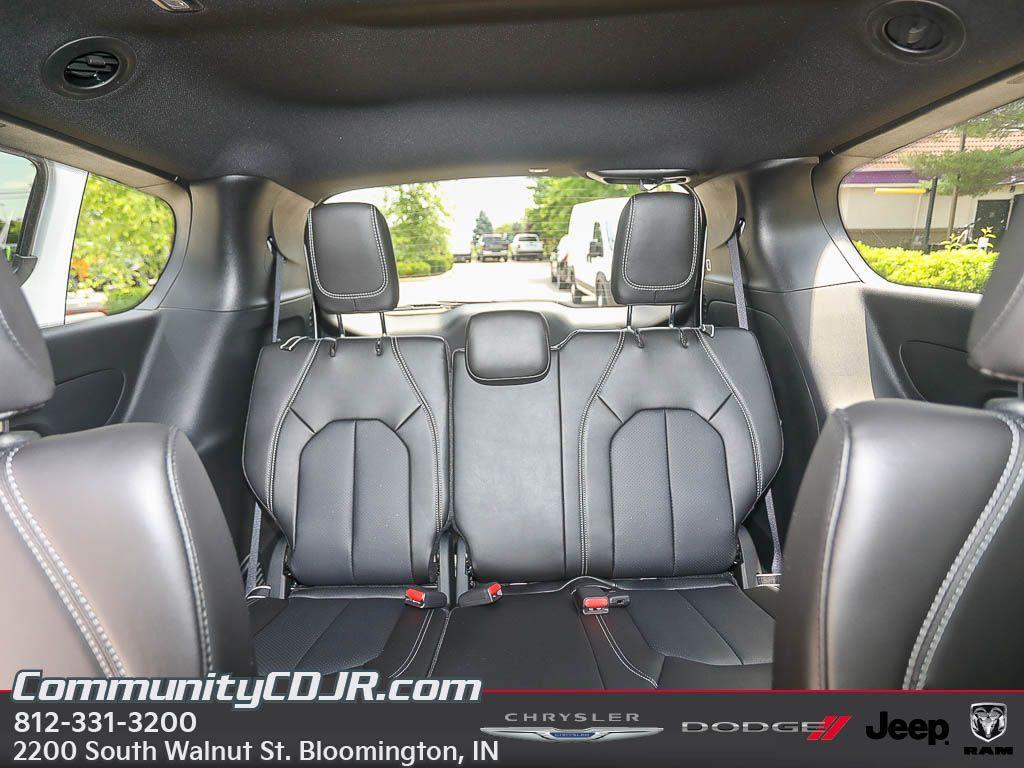 new 2025 Chrysler Pacifica car, priced at $43,922