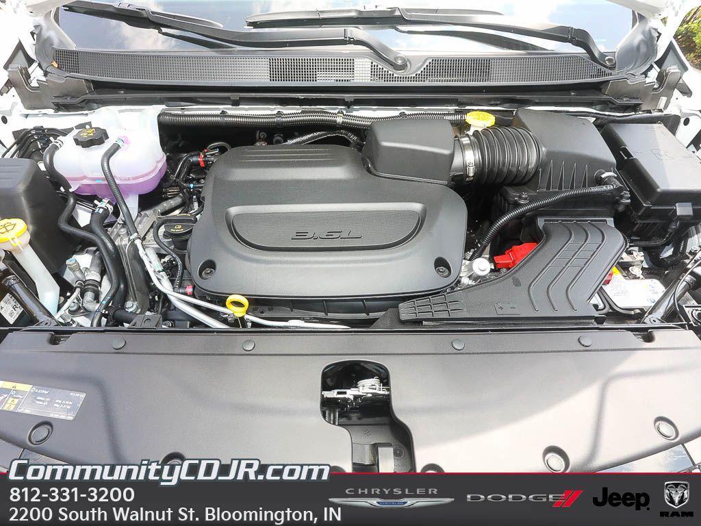 new 2025 Chrysler Pacifica car, priced at $43,922