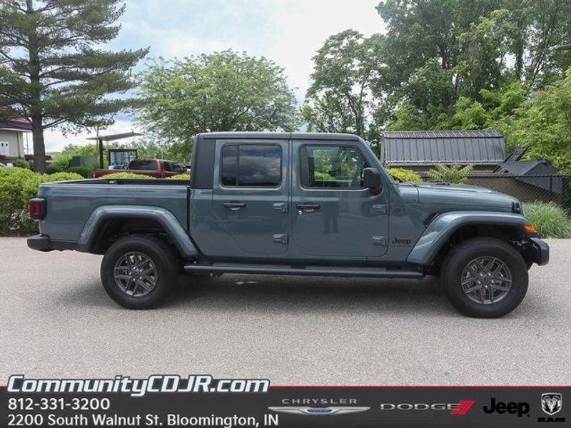 new 2025 Jeep Gladiator car, priced at $48,500