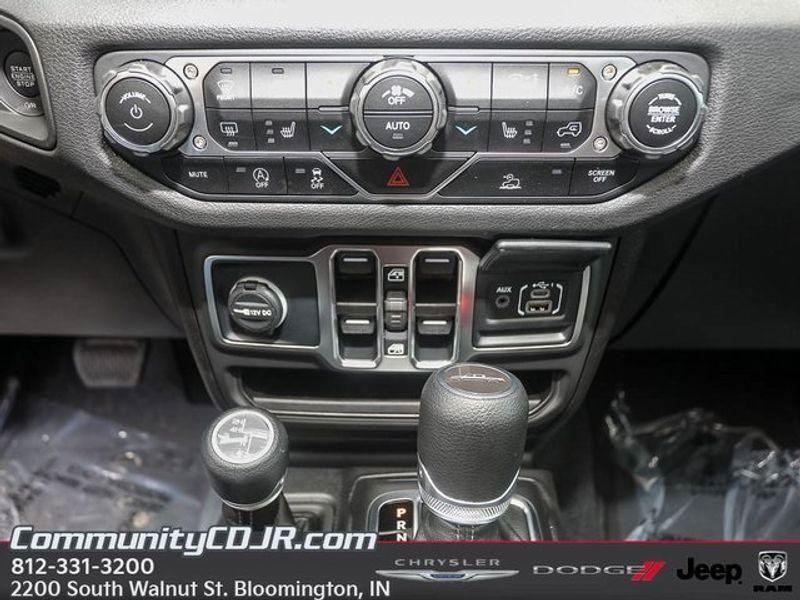 new 2025 Jeep Gladiator car, priced at $48,500