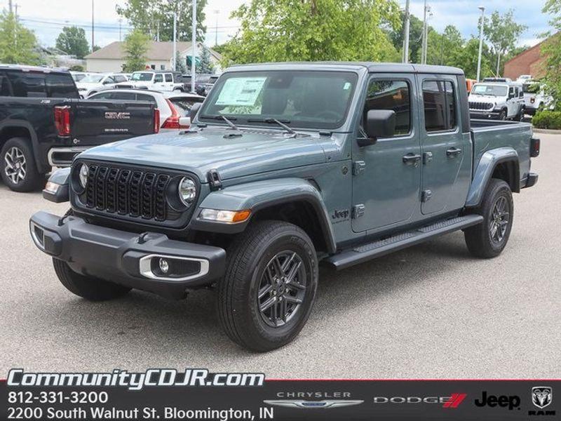 new 2025 Jeep Gladiator car, priced at $48,500