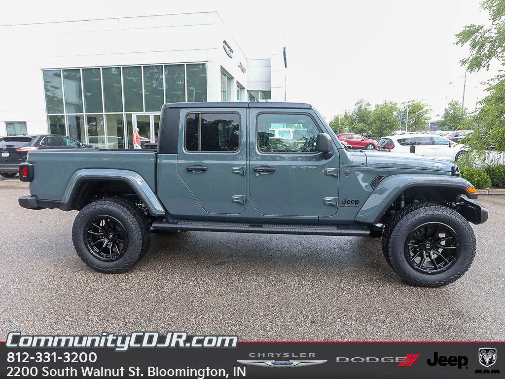 new 2025 Jeep Gladiator car, priced at $55,123
