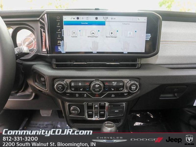 new 2025 Jeep Gladiator car, priced at $48,714