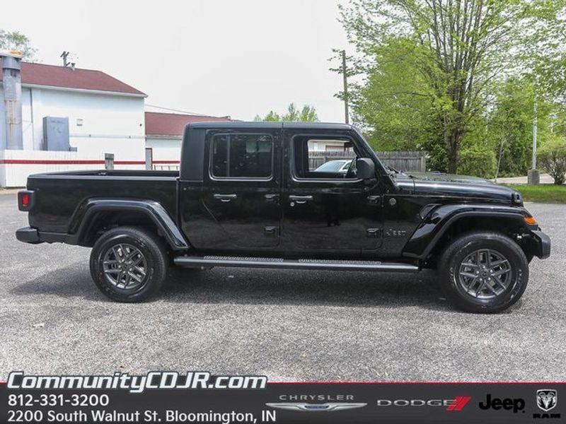 new 2025 Jeep Gladiator car, priced at $48,714