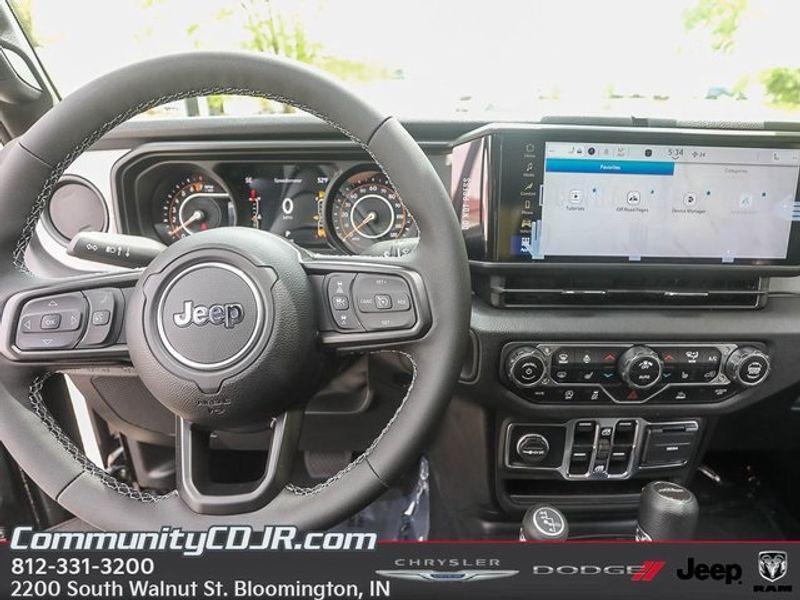 new 2025 Jeep Gladiator car, priced at $48,714